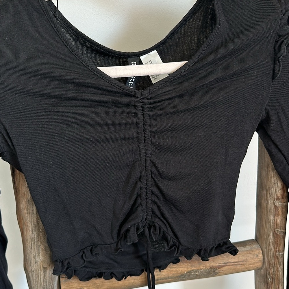 H&M Black Ribbed Drawstring-Detail Top / Size XS - Picture 5 of 13